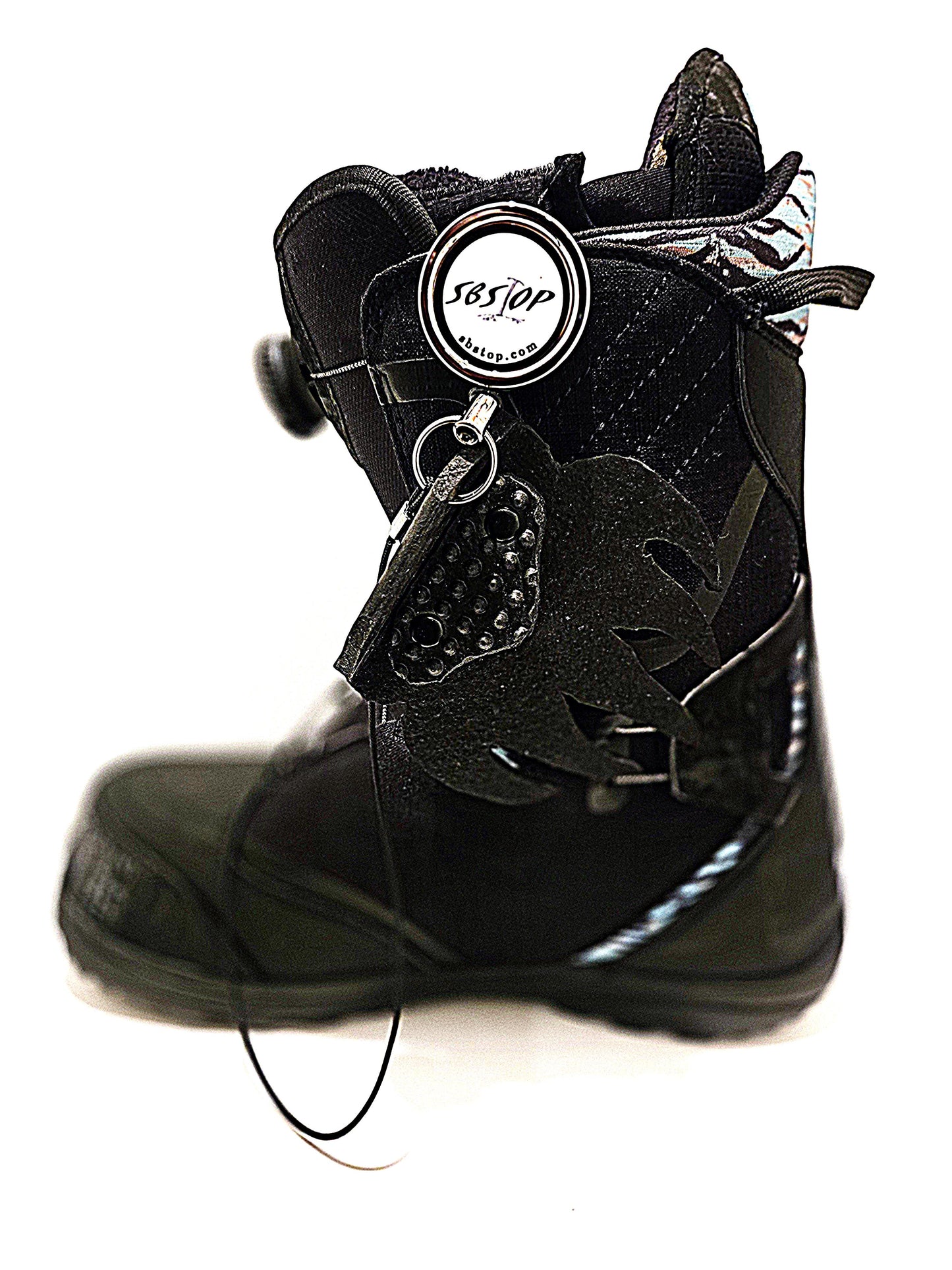 Snowboard rider using Grizzly Paw friction pad to launch easily